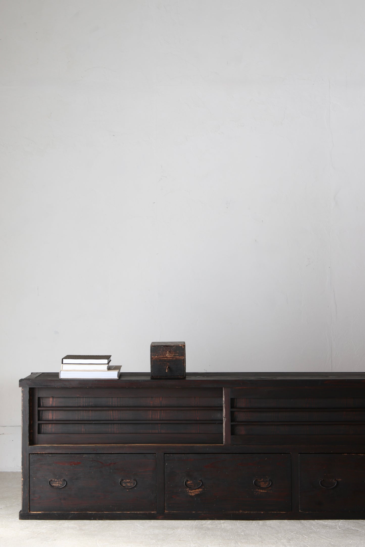 Low Black Tansu -3