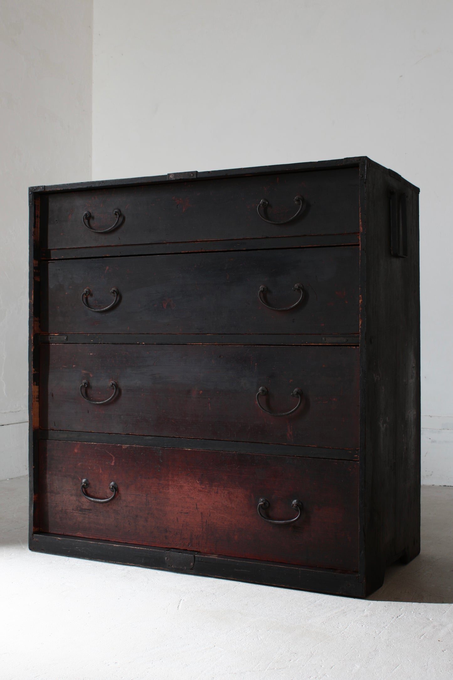 Black Tansu