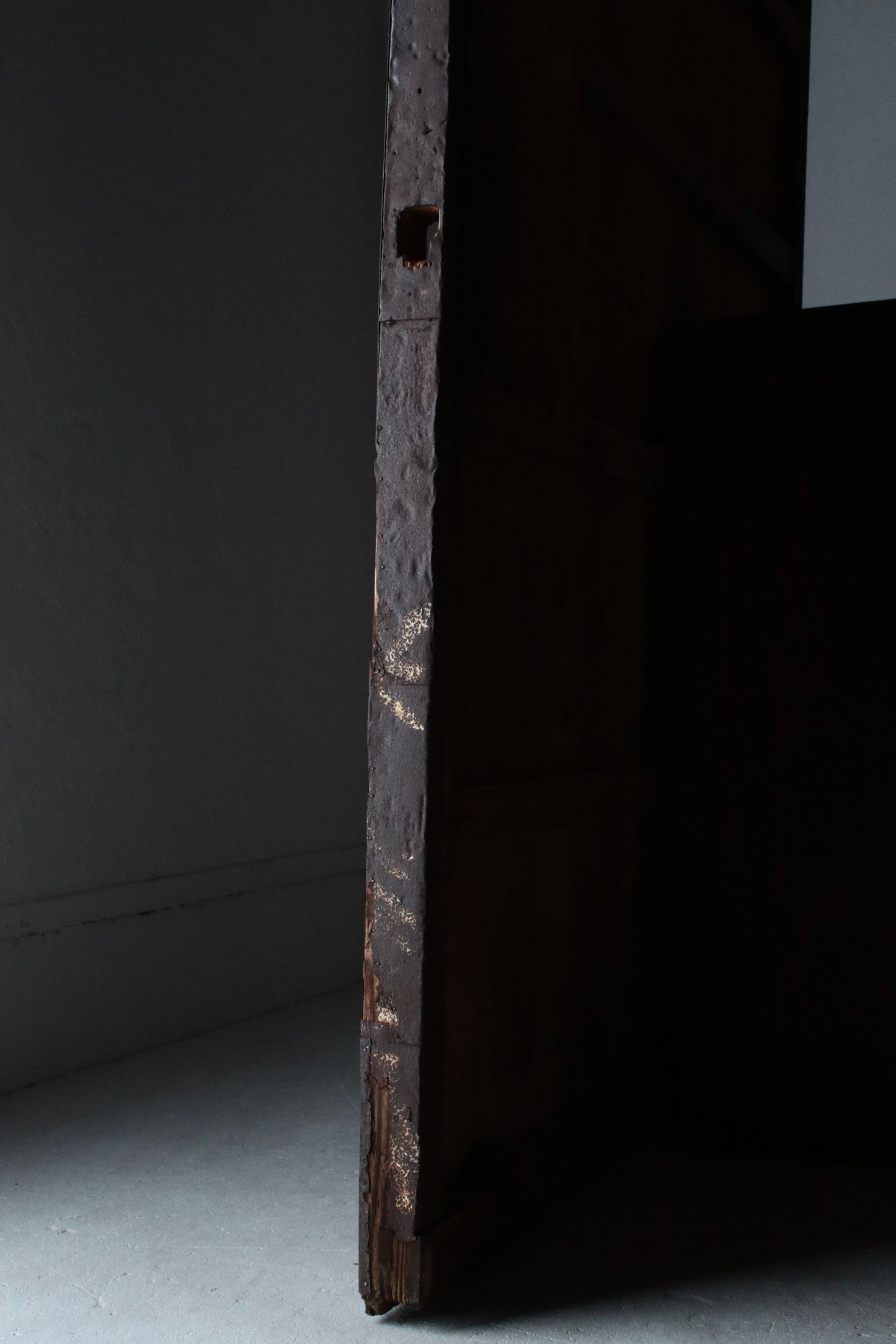 Tin-pasted Door