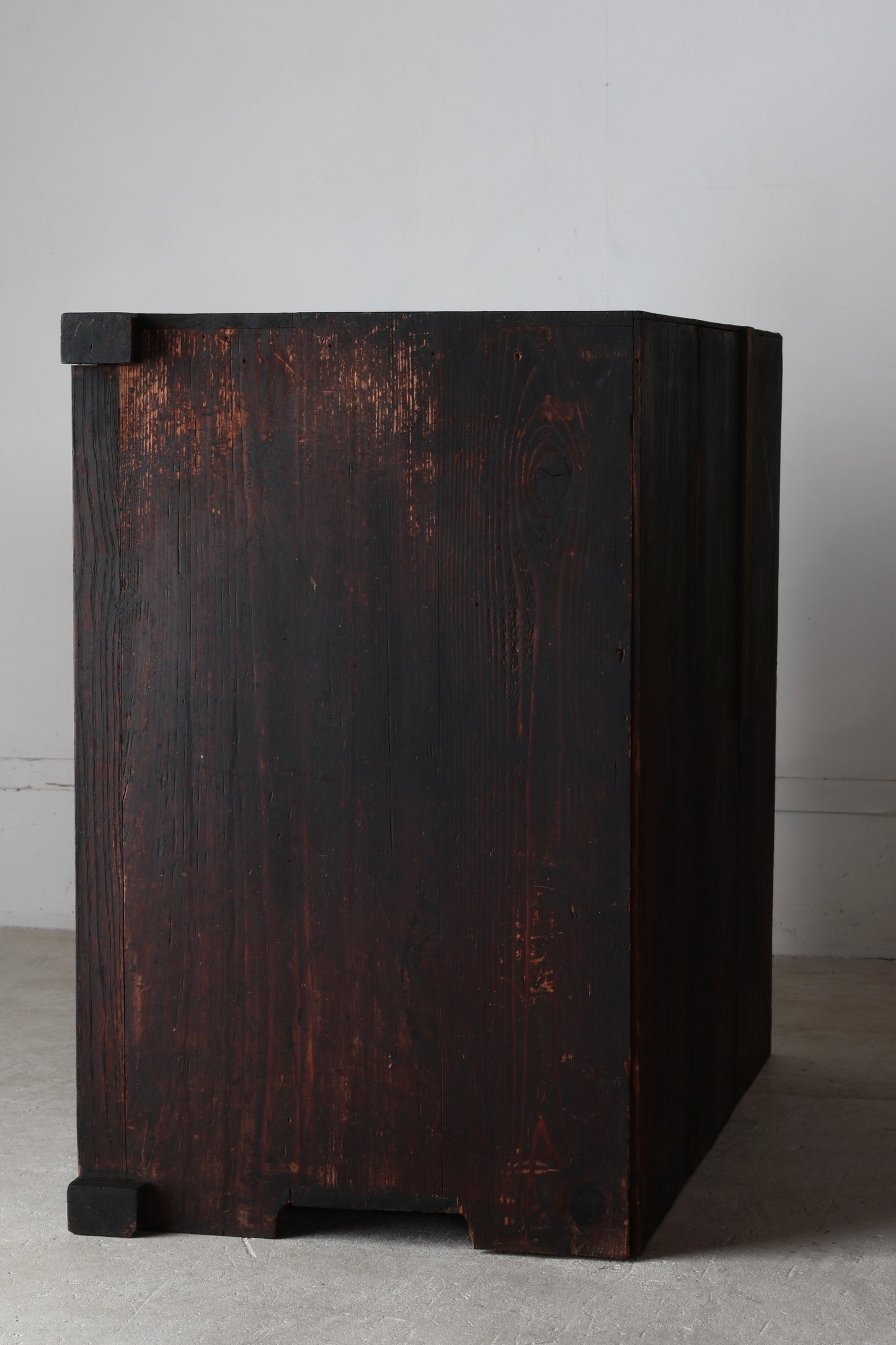 Black Tansu