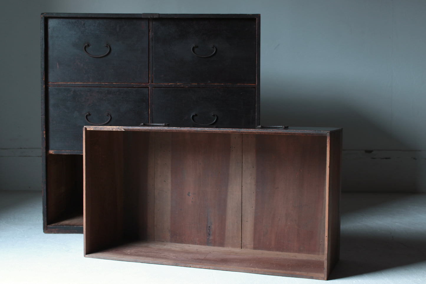 Black Tansu