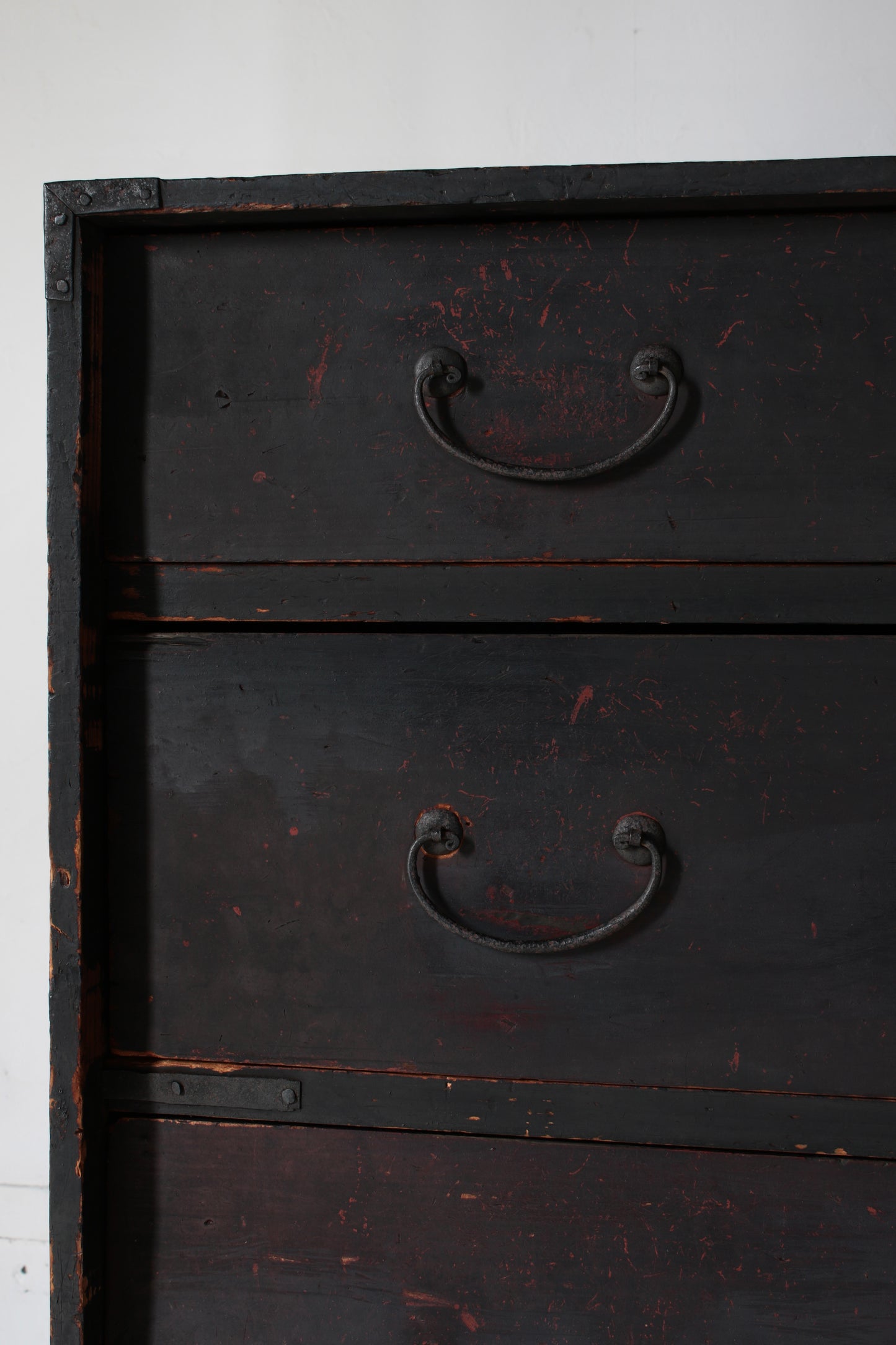 Black Tansu