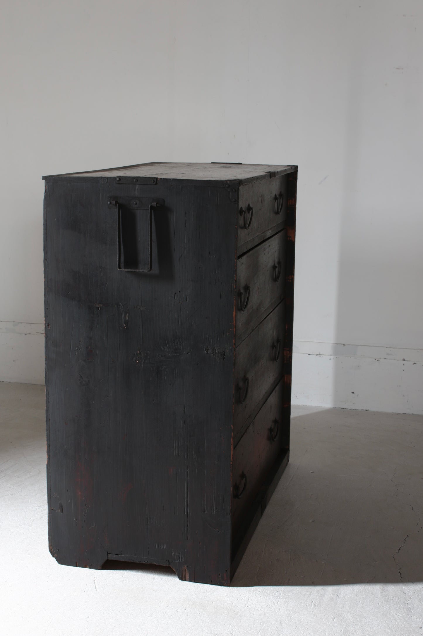 Black Tansu