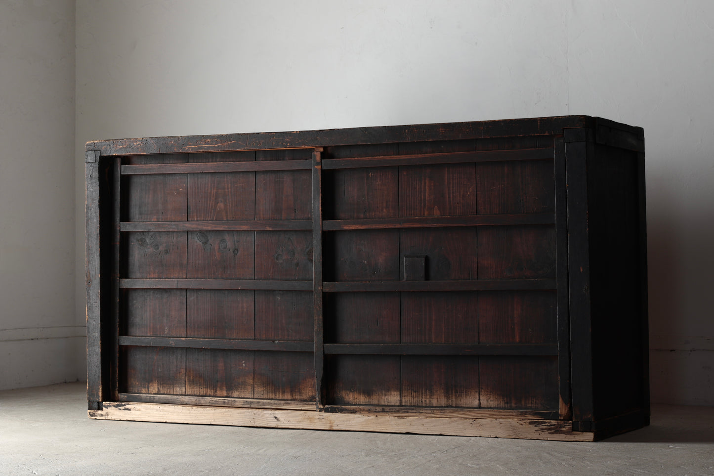 Black Tansu