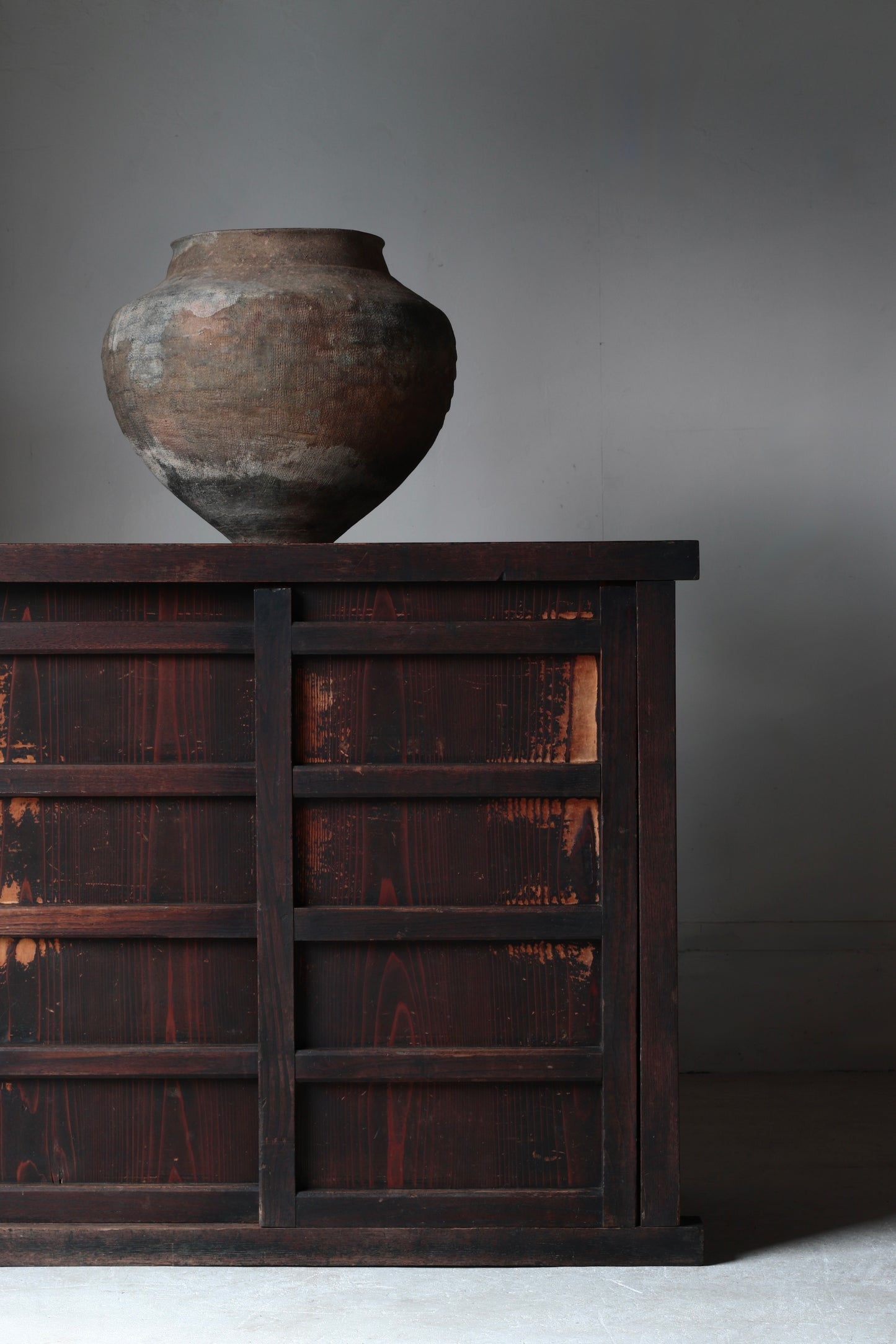 Black Tansu
