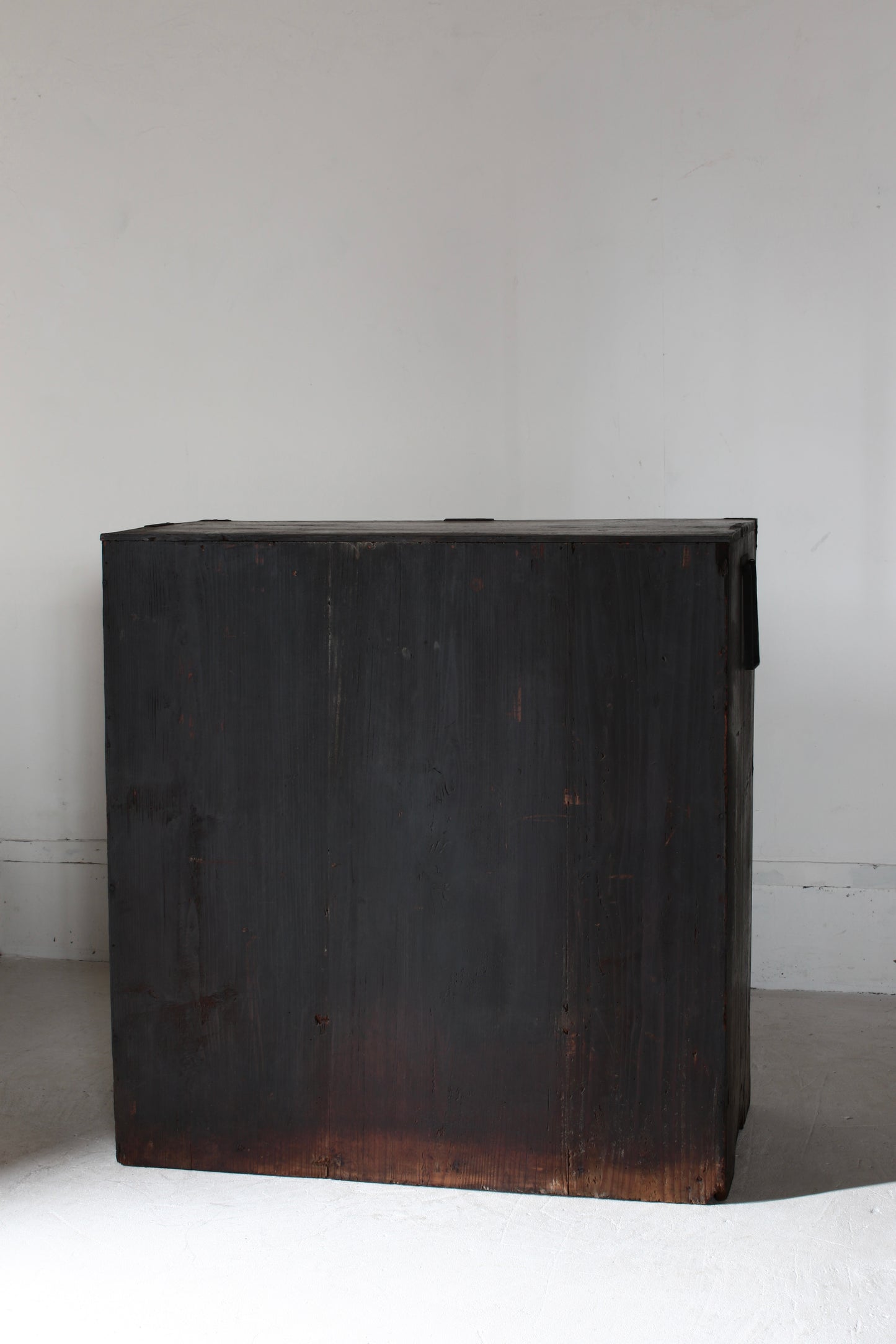 Black Tansu