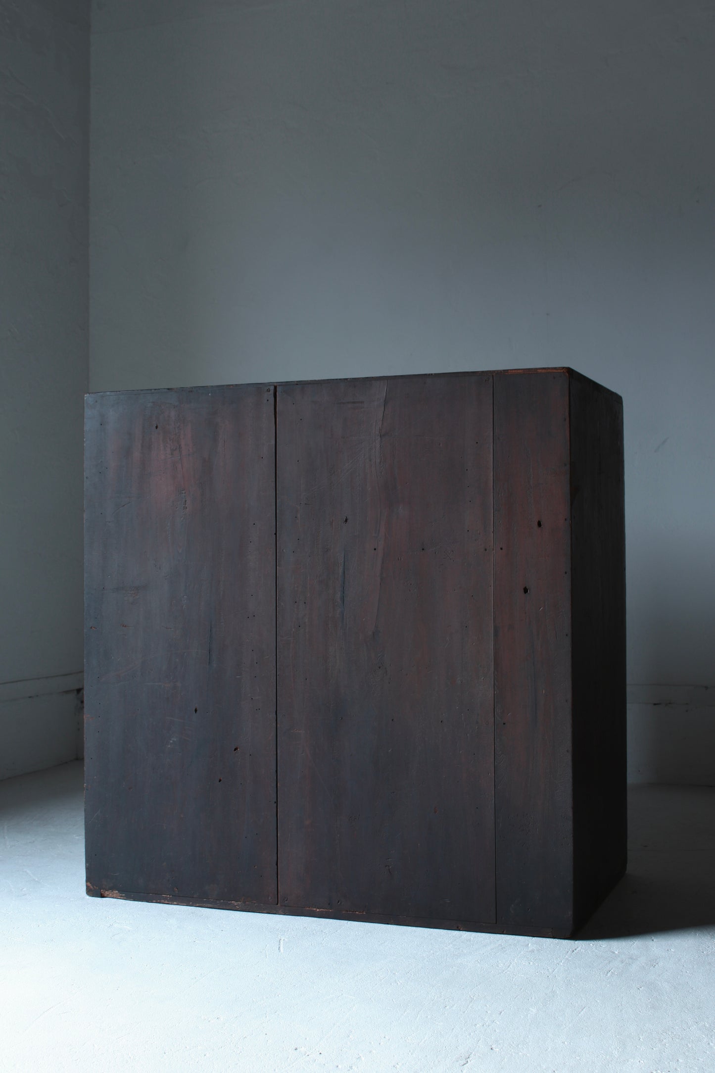 Black Tansu