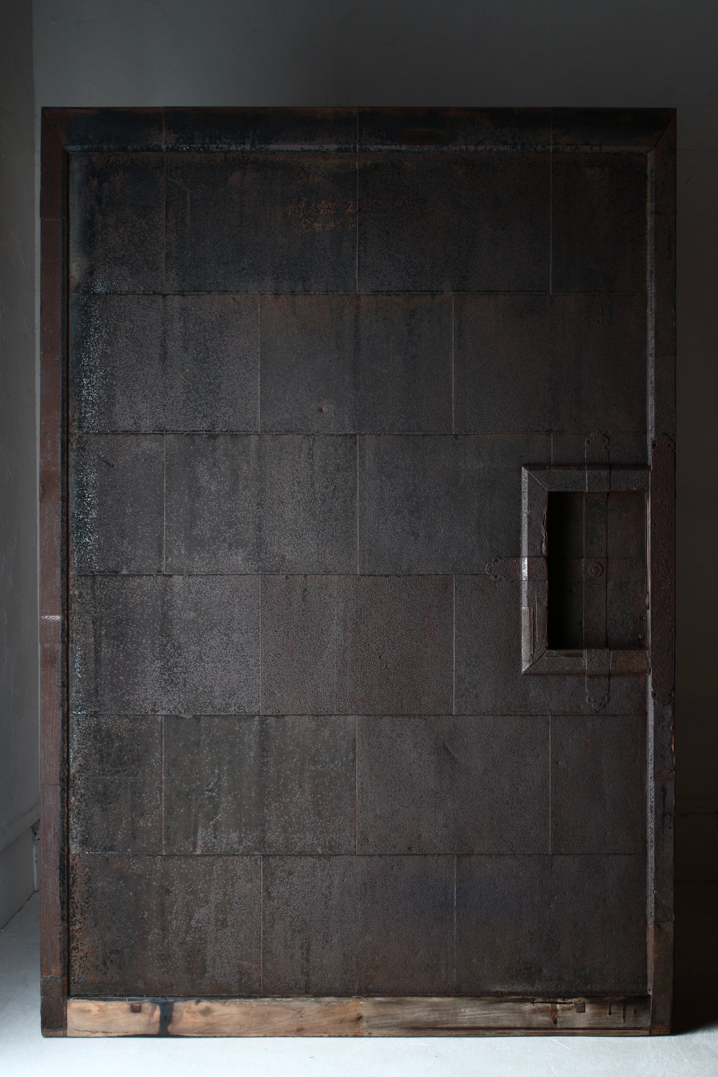 Tin-pasted Door