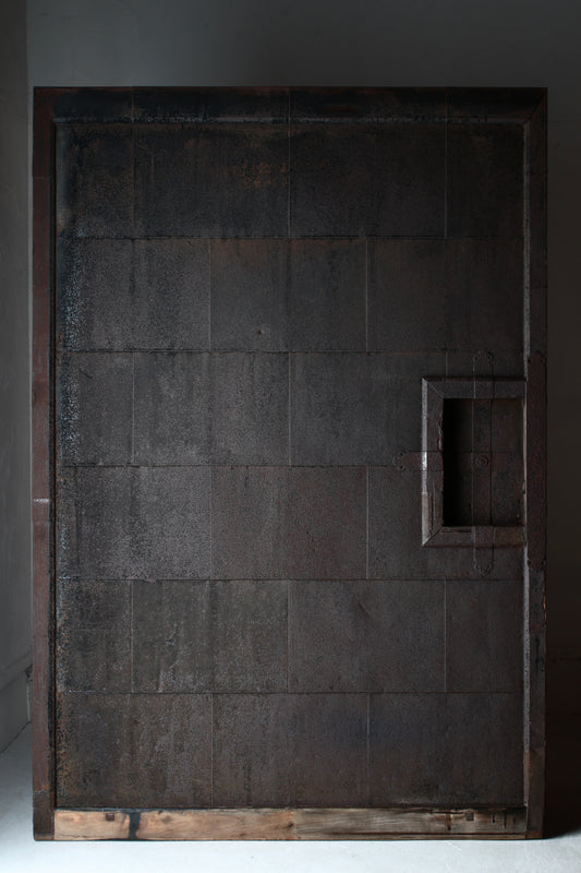 Tin-pasted Door