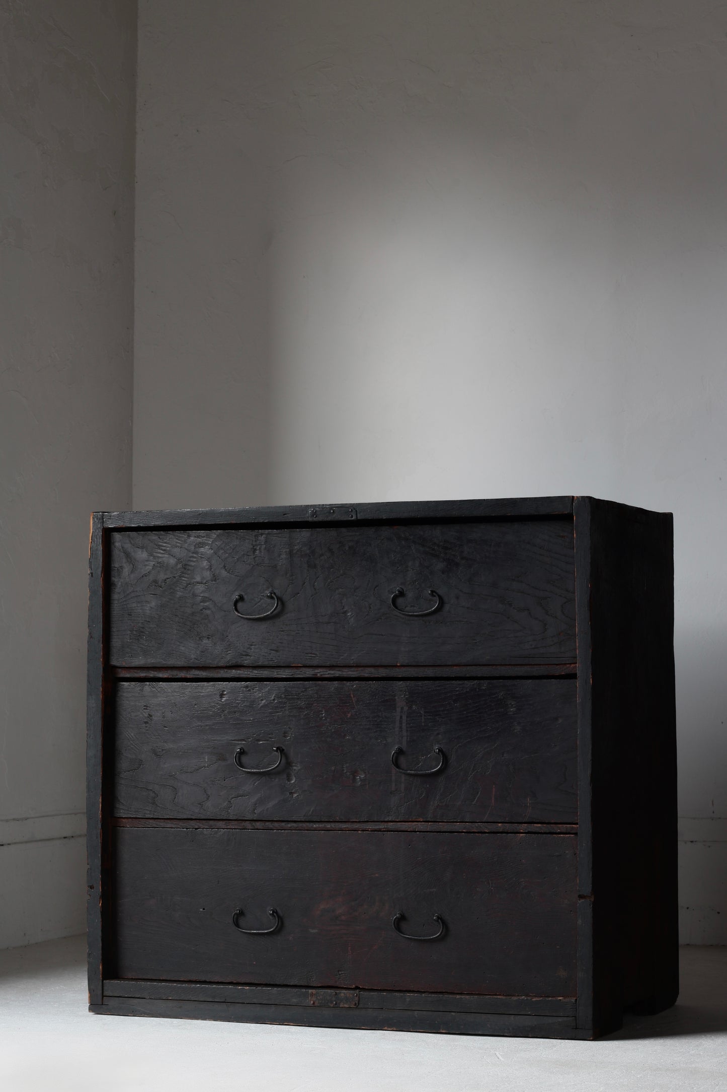 Black Tansu