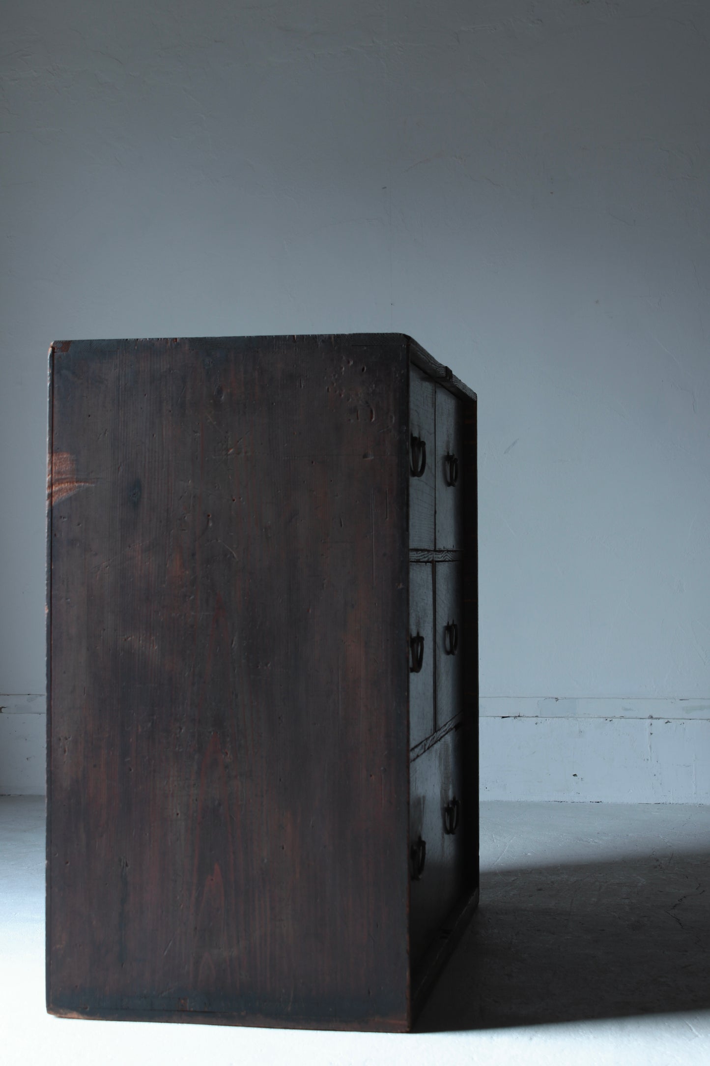 Black Tansu