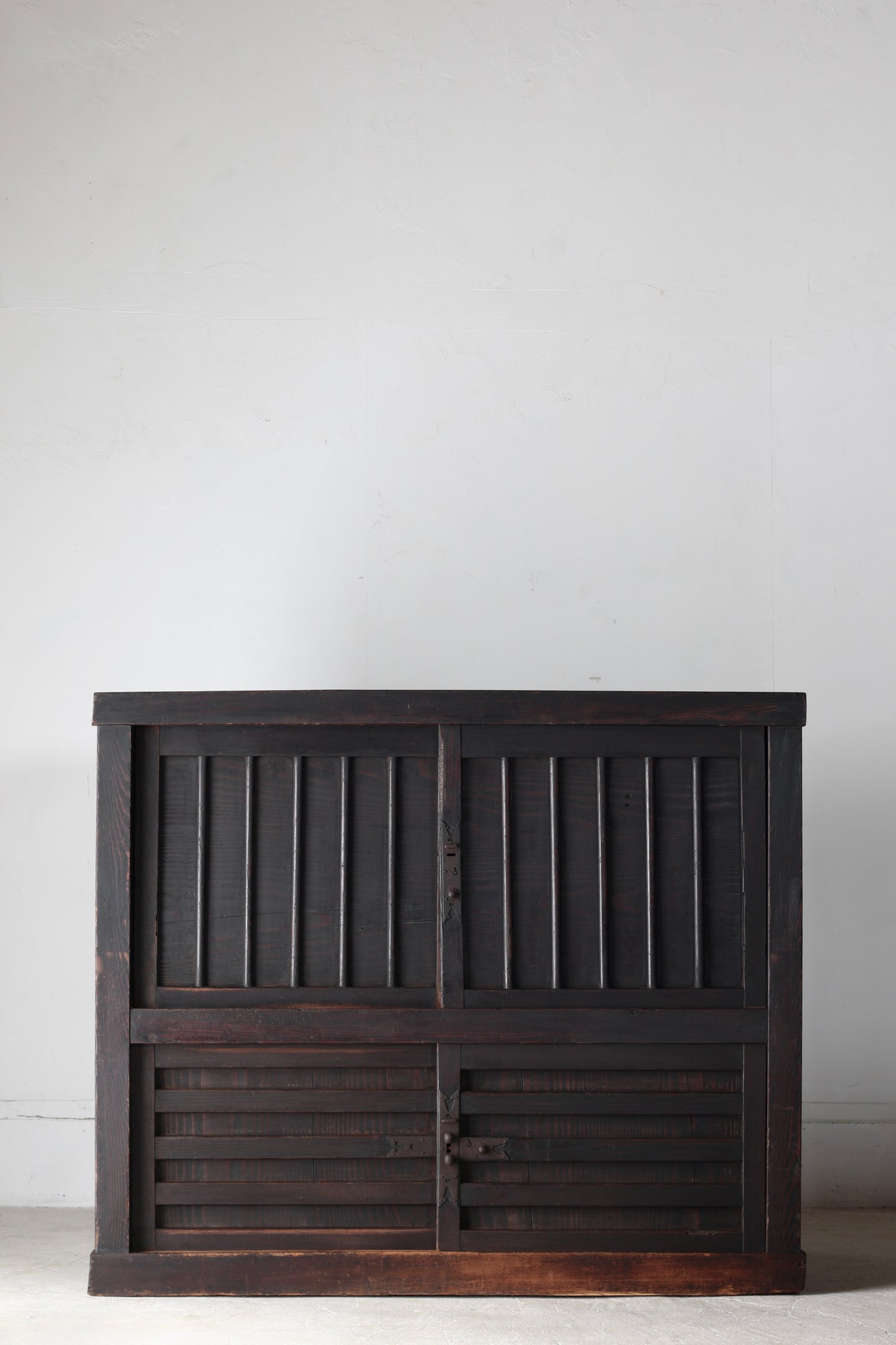 Black Tansu