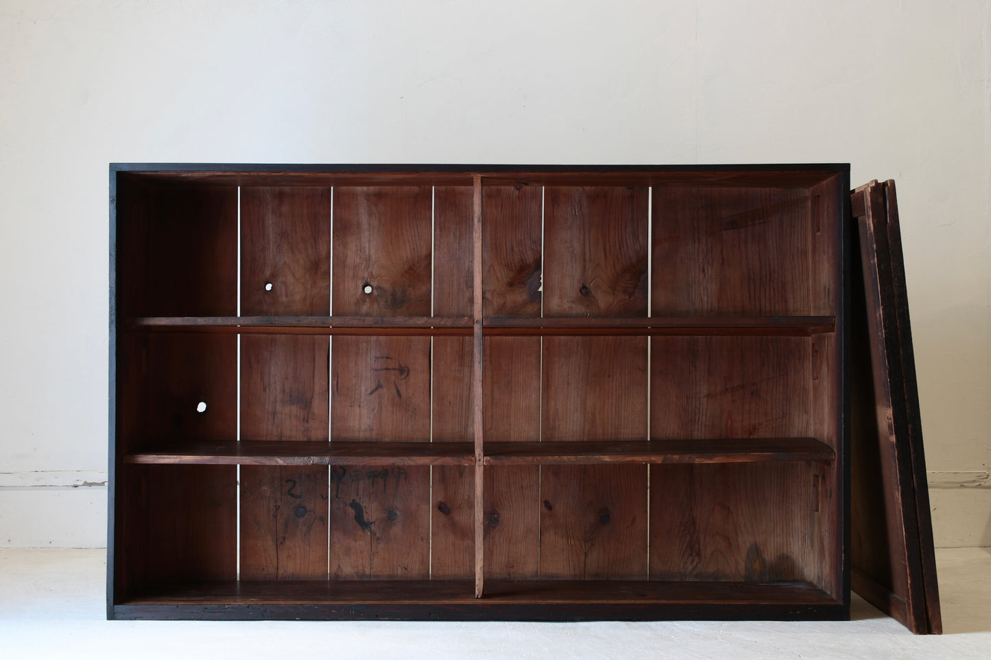 Black Tansu