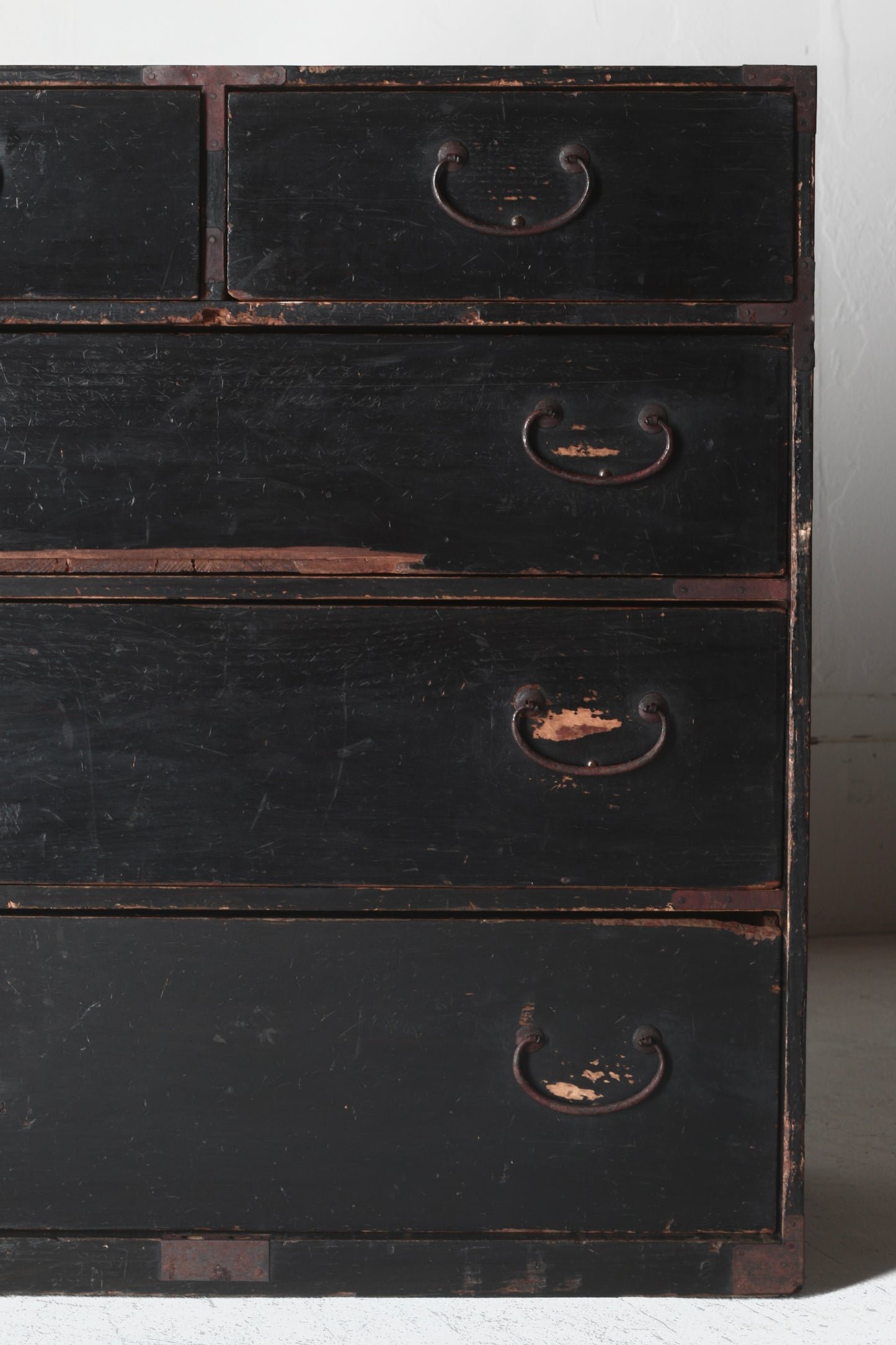 Black Tansu