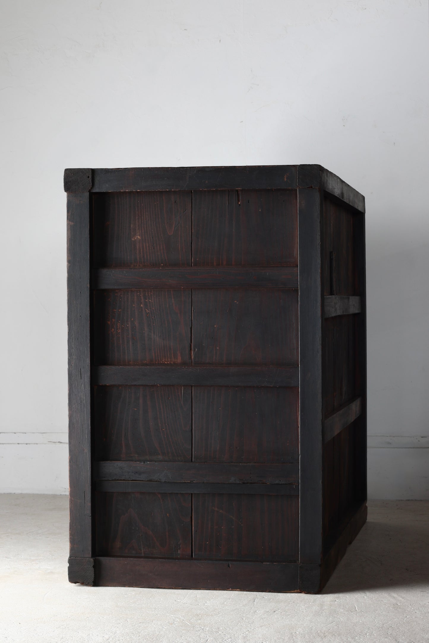 Black Tansu